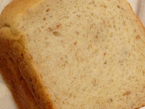 ココナッツオイルでふんわりオートミールパン♪HB